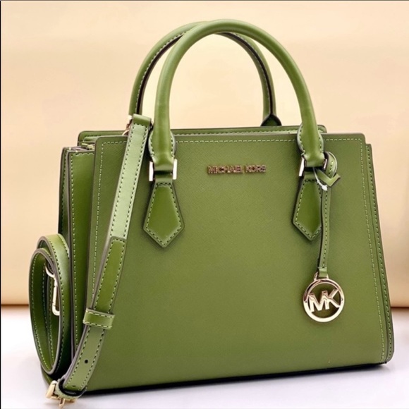Michael Kors Handbags - Michael Kors Hope Satchel Crossbody